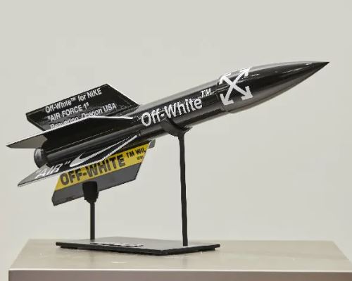"I'M A ROCKET"