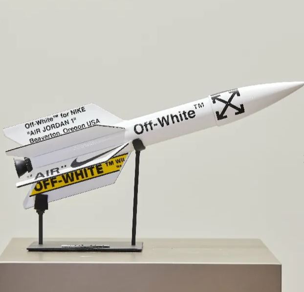 "I'M A ROCKET"