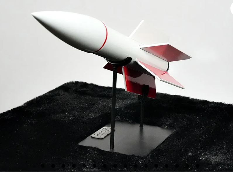 "I'M A ROCKET"