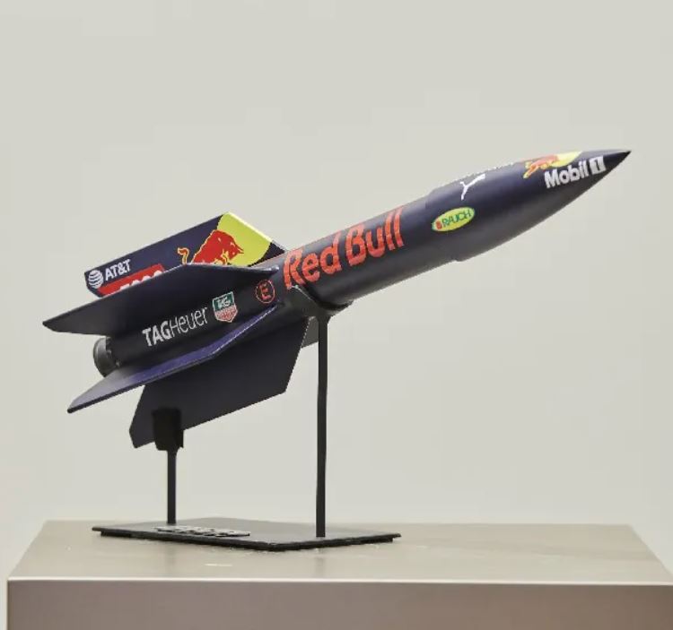 "I'M A ROCKET"